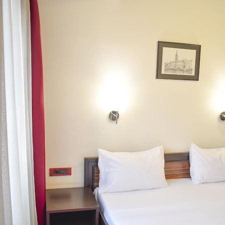 Hotel Hamburg Скопье Экстерьер фото