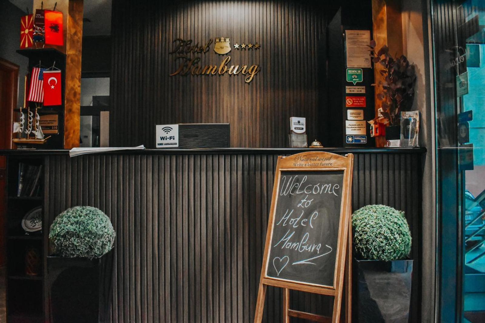 Hotel Hamburg Скопье Экстерьер фото