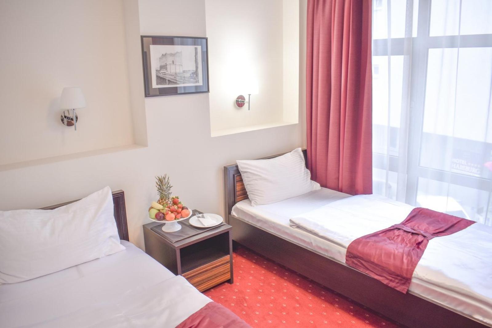 Hotel Hamburg Скопье Экстерьер фото