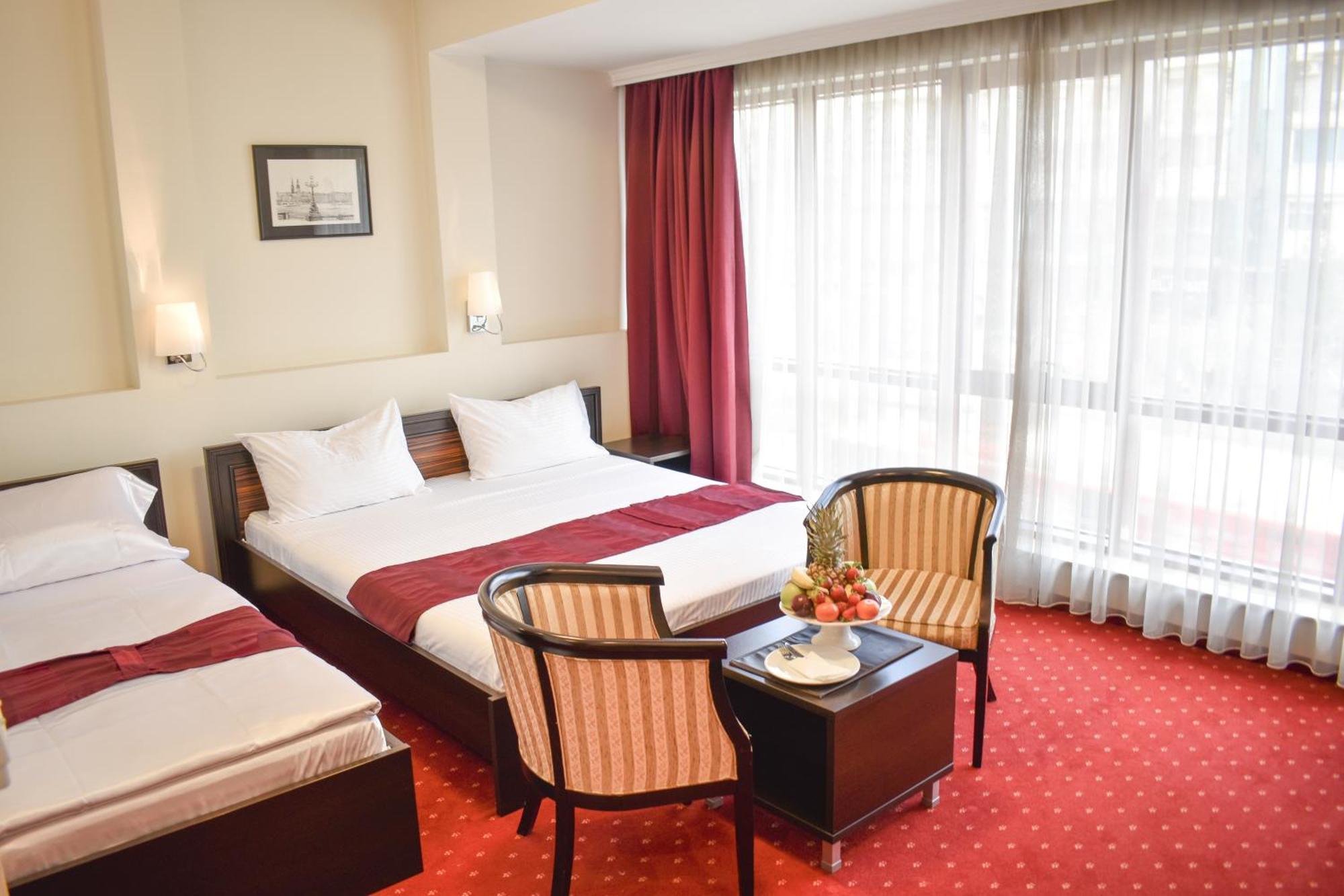 Hotel Hamburg Скопье Экстерьер фото