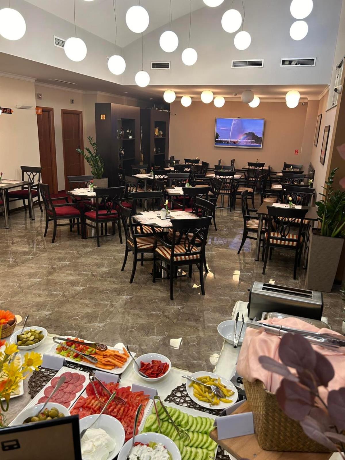 Hotel Hamburg Скопье Экстерьер фото