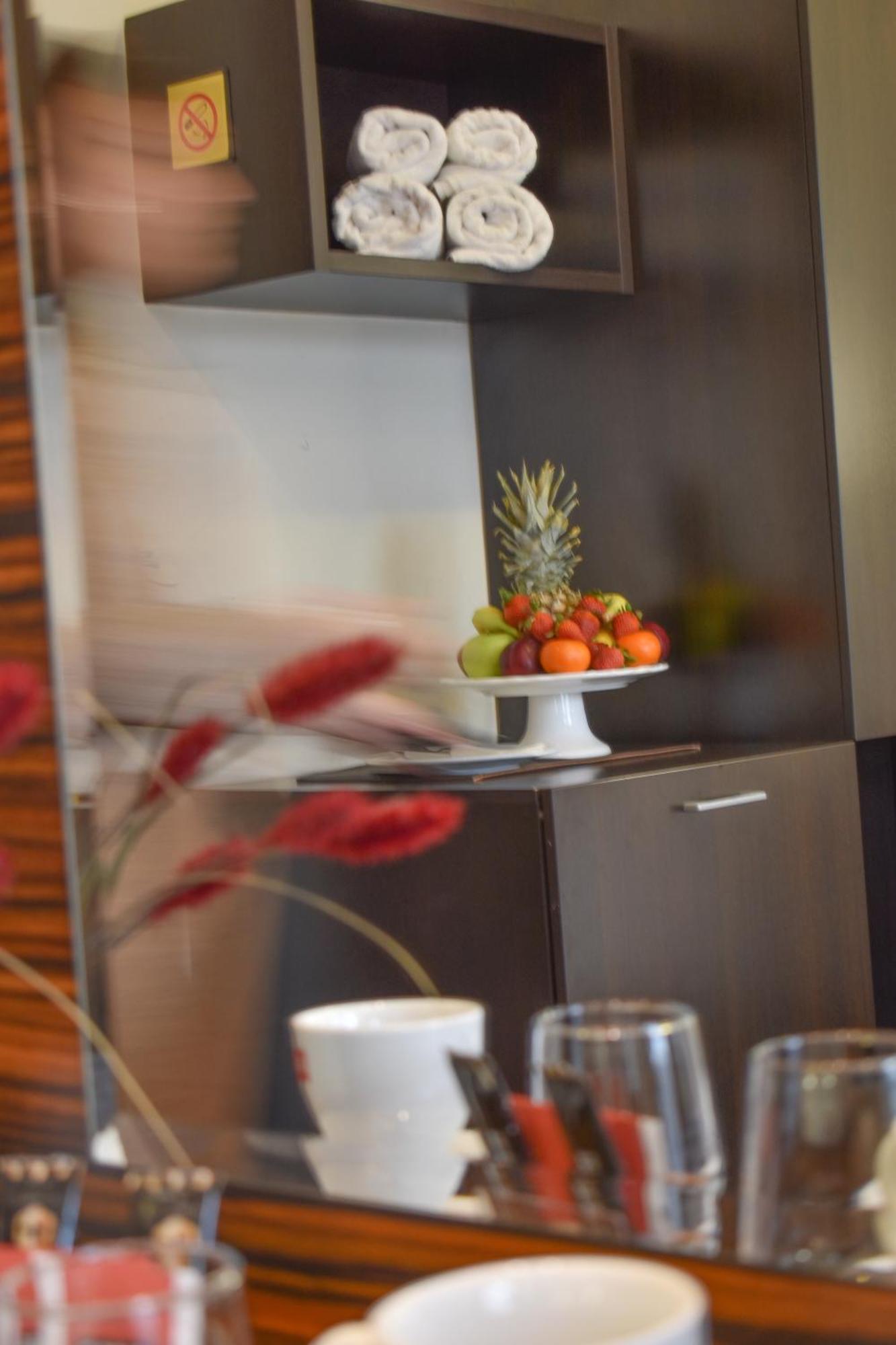 Hotel Hamburg Скопье Номер фото