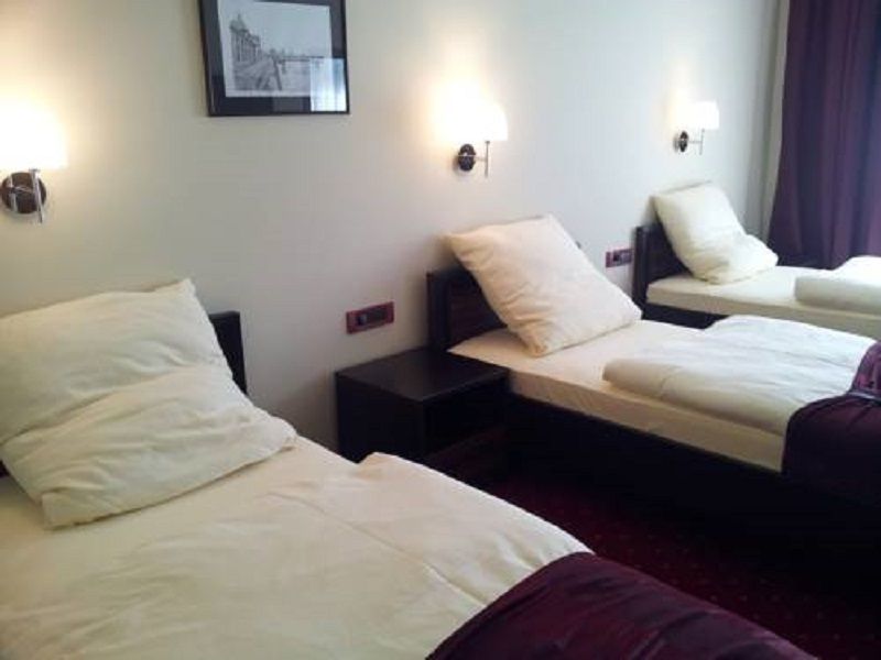 Hotel Hamburg Скопье Экстерьер фото